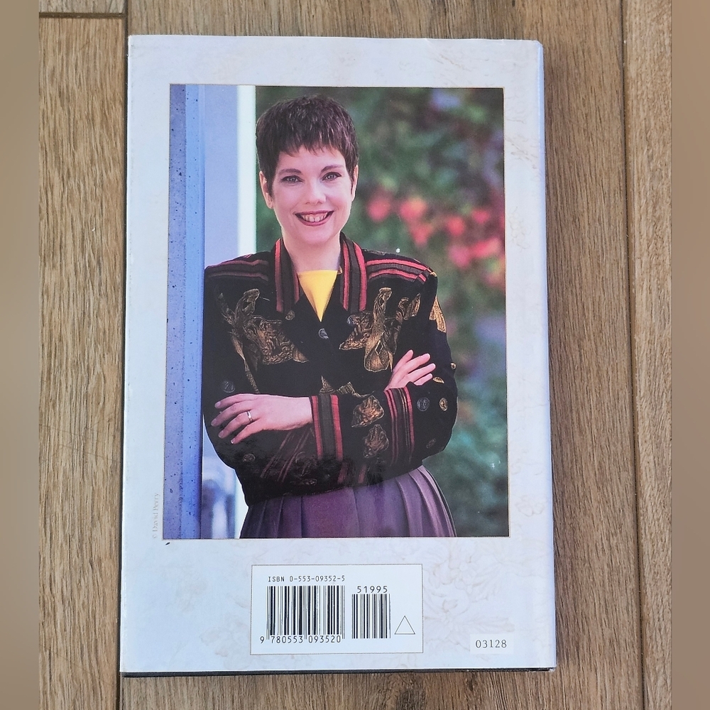 Mistress by Amanda Quick 1st Bantam Books Printing 1994 Hardcover - Picture 2 of 6